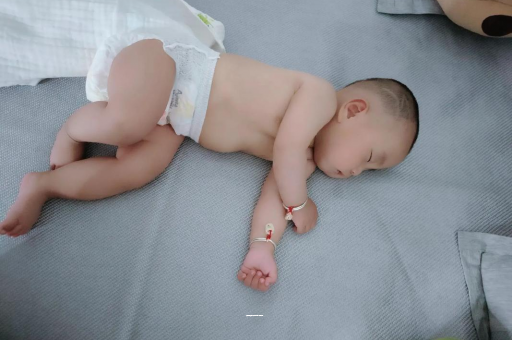 滕州宝宝上火有眼屎